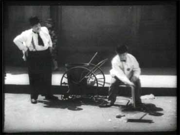Noi siamo le colonne (A Chump At Oxford) - Laurel & Hardy