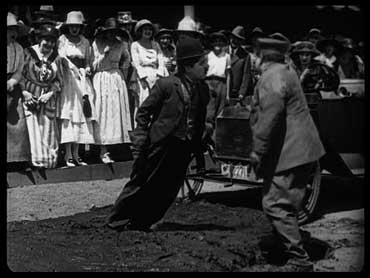 Una giornata di vacanza (A Day's Pleasure) - Chaplin